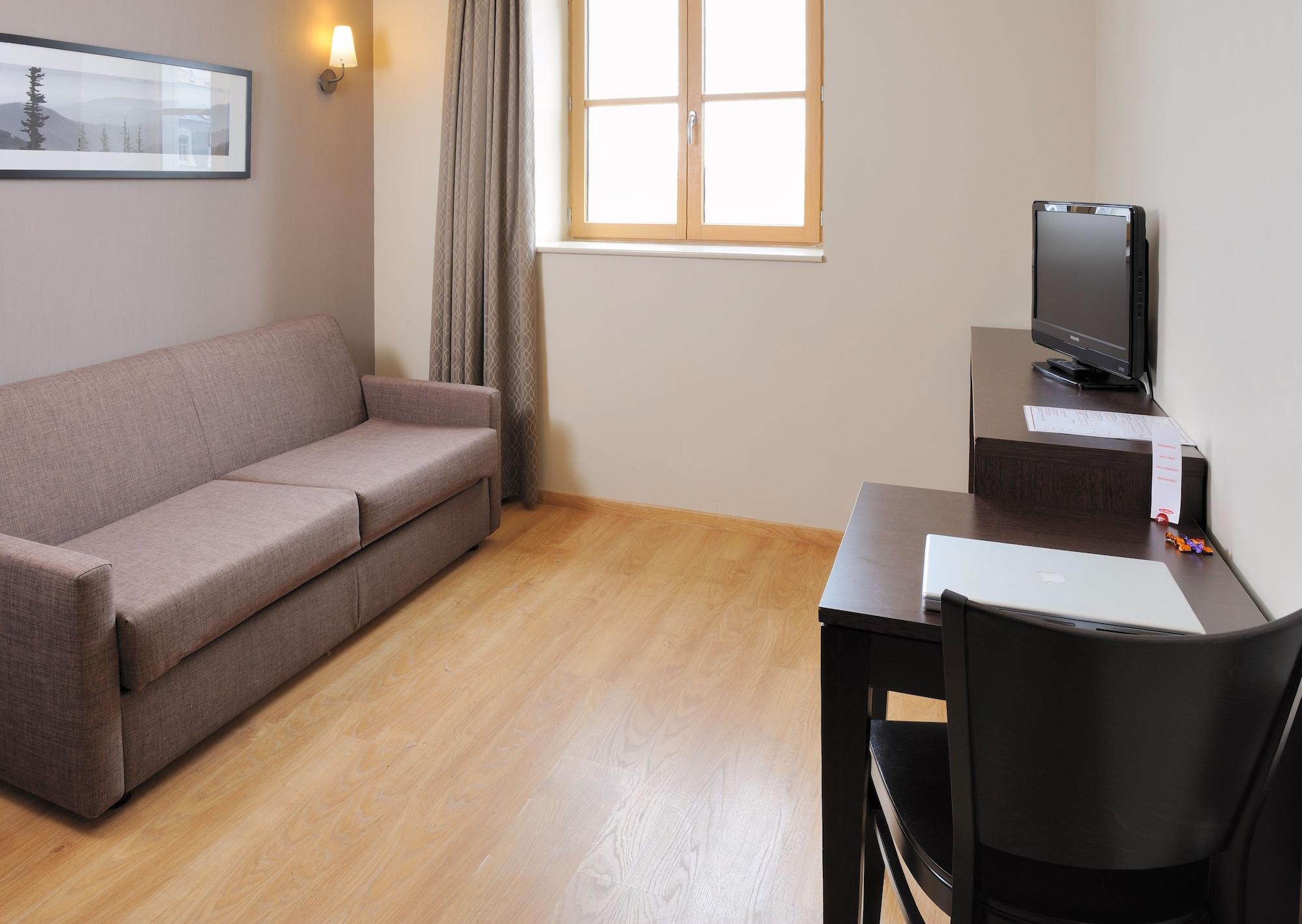 Residhome Grenoble Caserne De Bonne מראה חיצוני תמונה
